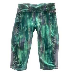 Athleta Women's Size M Green Arrow Be Free Knicker Capri Leggings